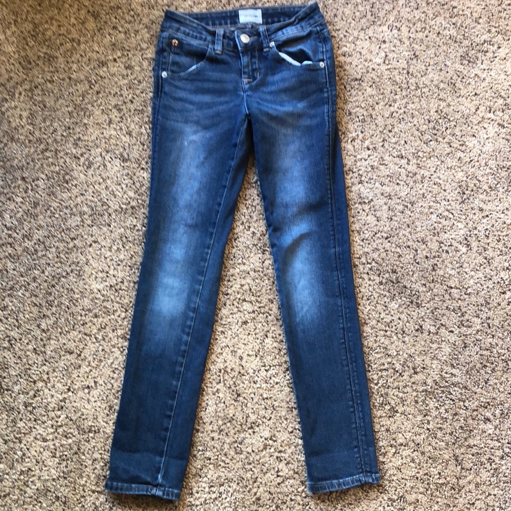 Hudson Girls size 8 skinny jeans. Good used condition.